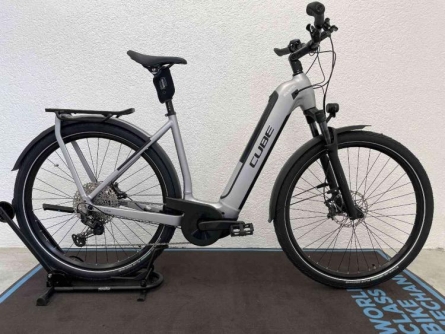 Cube Kathmandu Hybrid SLX 750